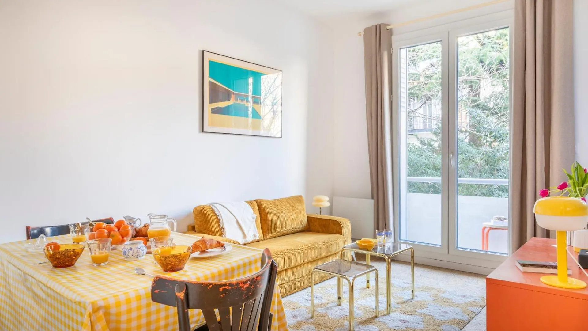 Petit Jaune, T2 Centre Ville Marseille Avec Balcon France