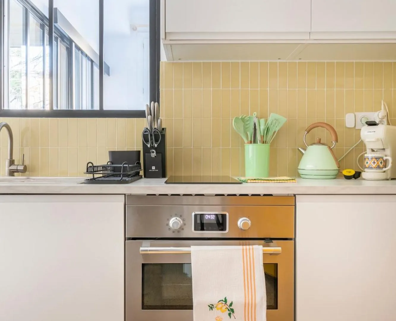 Petit Jaune, T2 Centre Ville Marseille Avec Balcon France